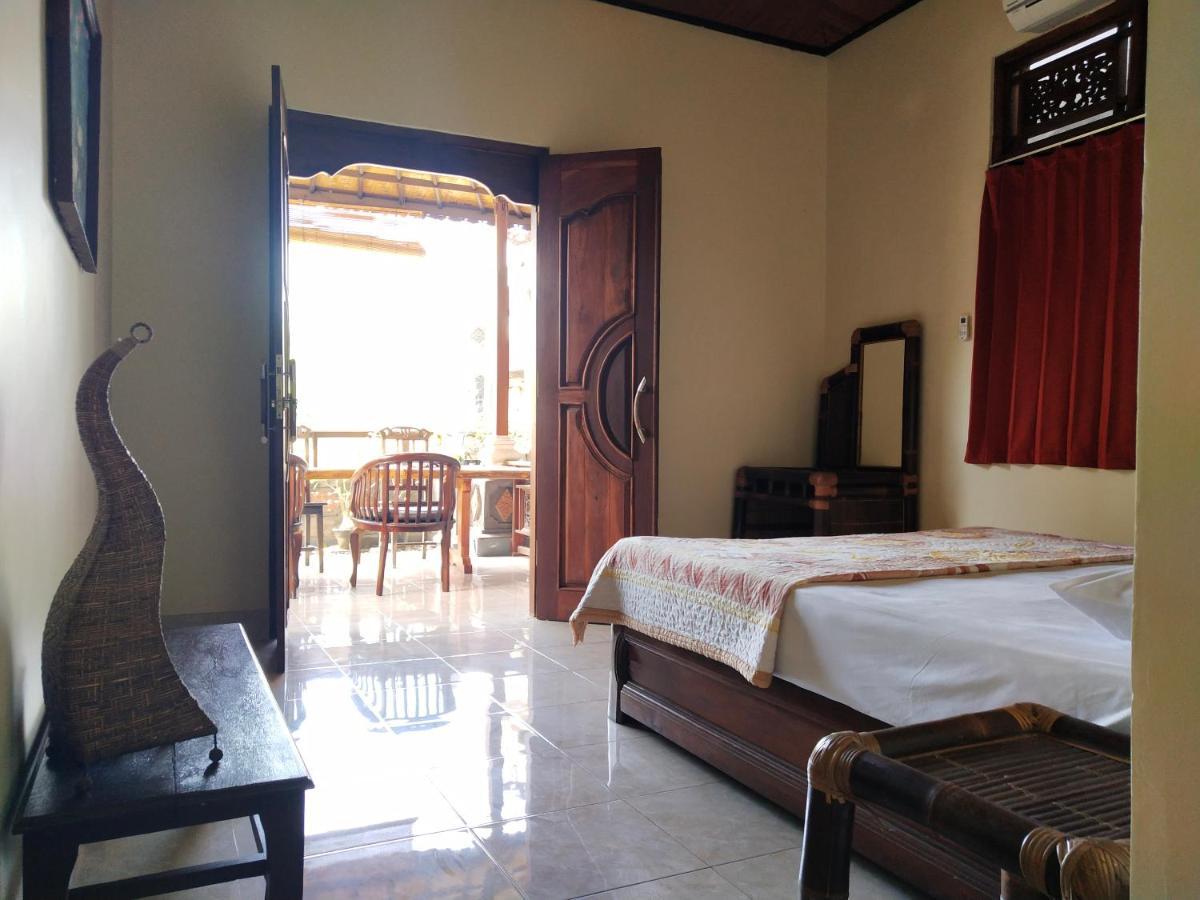 Bagus Homestay Падангбай Екстериор снимка