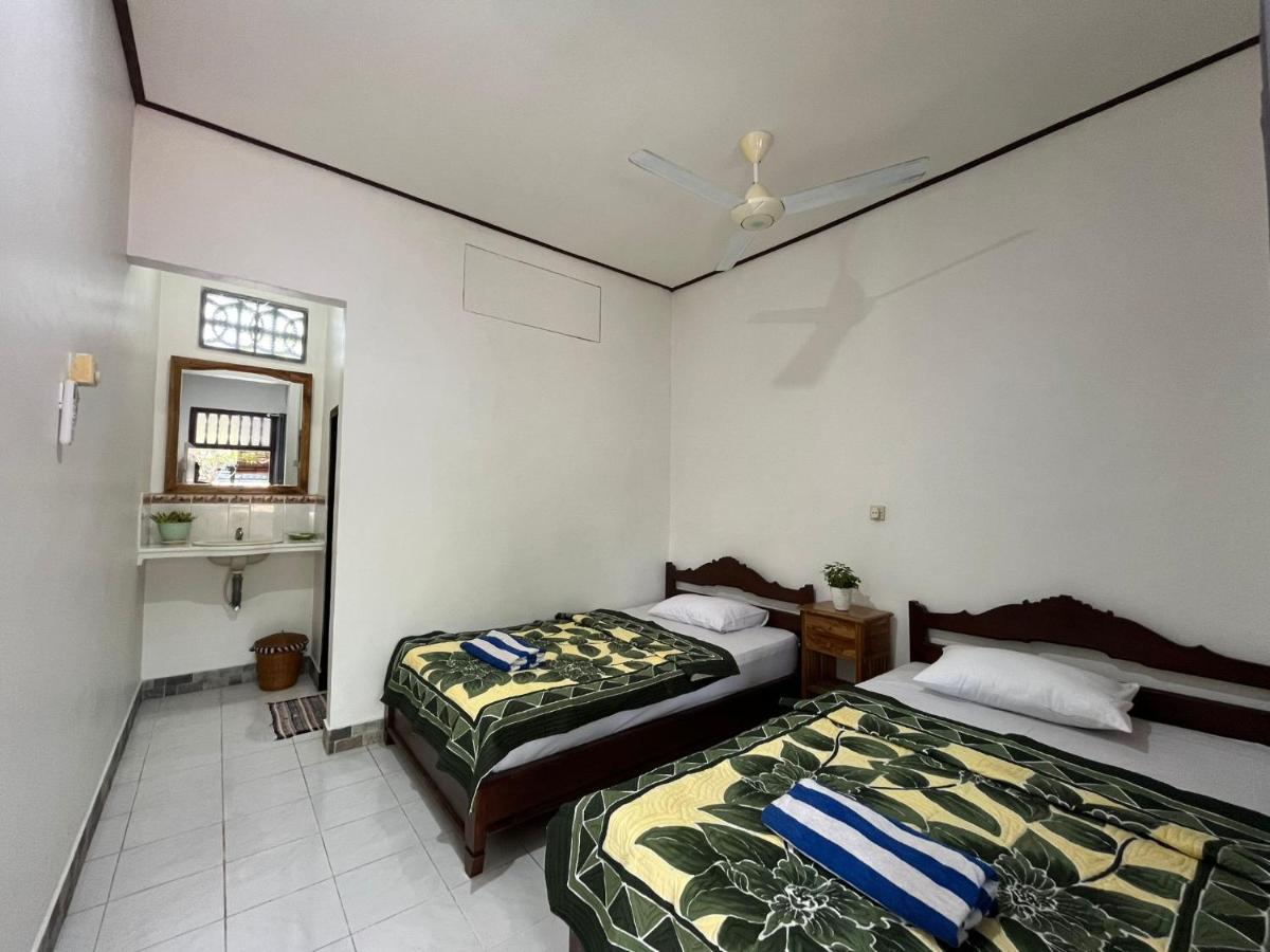Bagus Homestay Падангбай Екстериор снимка